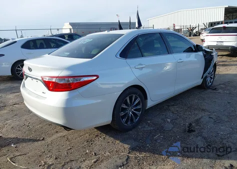 2015 Toyota Camry Xle z USA, uszkodzony, nr VIN 4T1BF1FK6FU474098